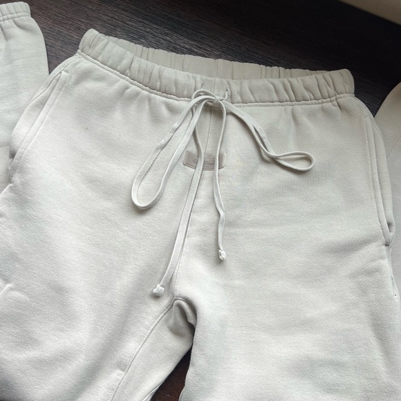 Essentials sweatpants - Picture 2 of 6